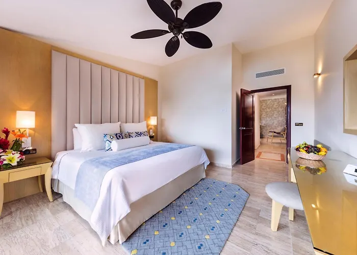 Resort Grand Palladium Select White &
