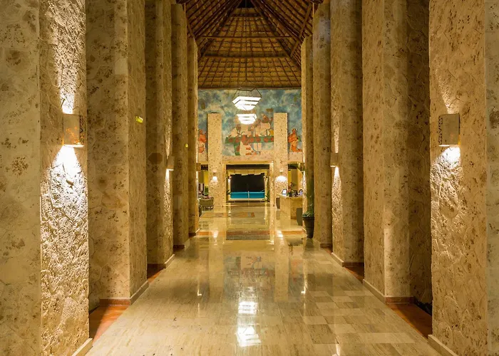 Resort Grand Palladium Select White & Akumal