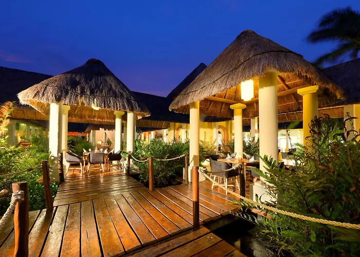 Resort Grand Palladium Select White &