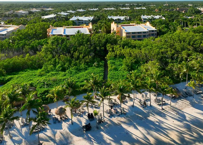 Grand Palladium Select White & Akumal