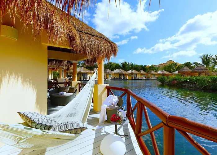 Grand Palladium Select White & Resort 5*