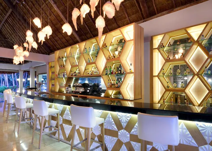 Resort Grand Palladium Select White & 5*