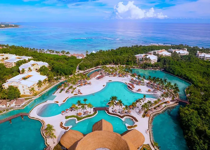 Grand Palladium Select White & Resort 5*
