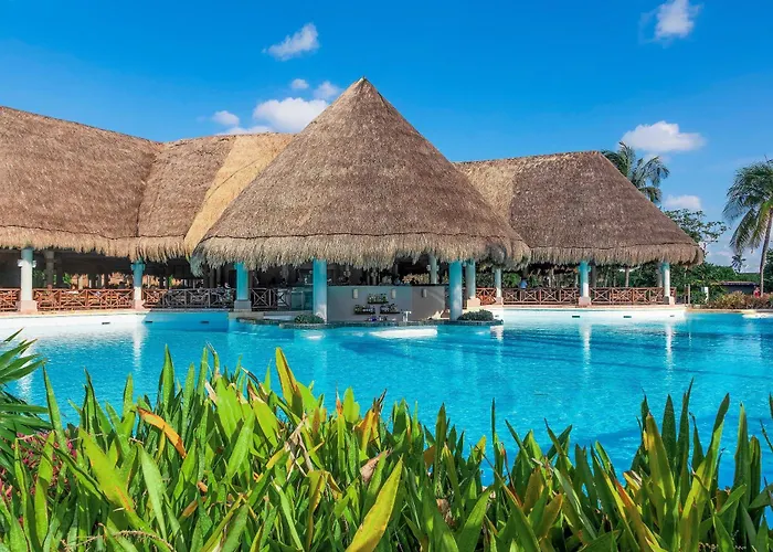 Grand Palladium Select White & Resort 5*