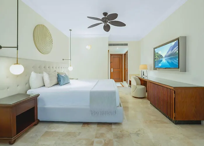 Grand Palladium Select White &