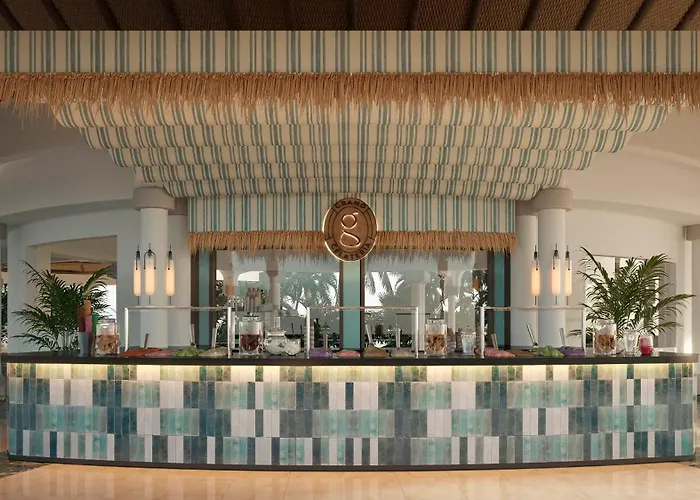Grand Palladium Select White & Resort 5*