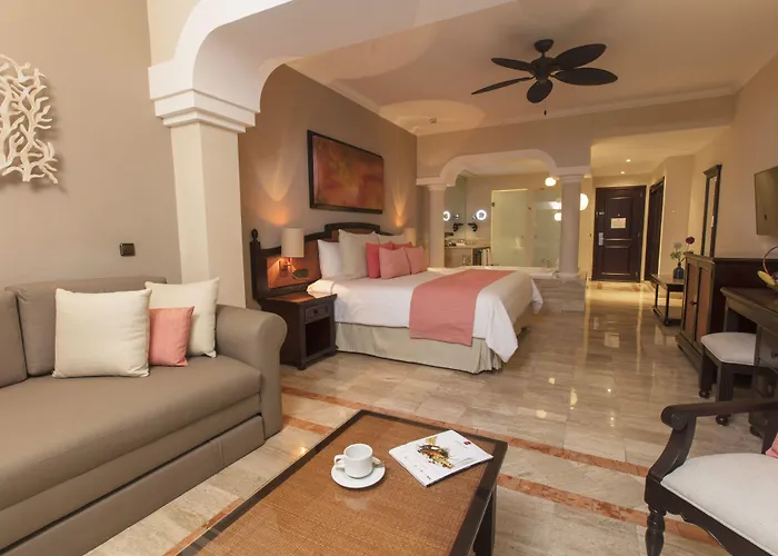 Grand Palladium Select White &