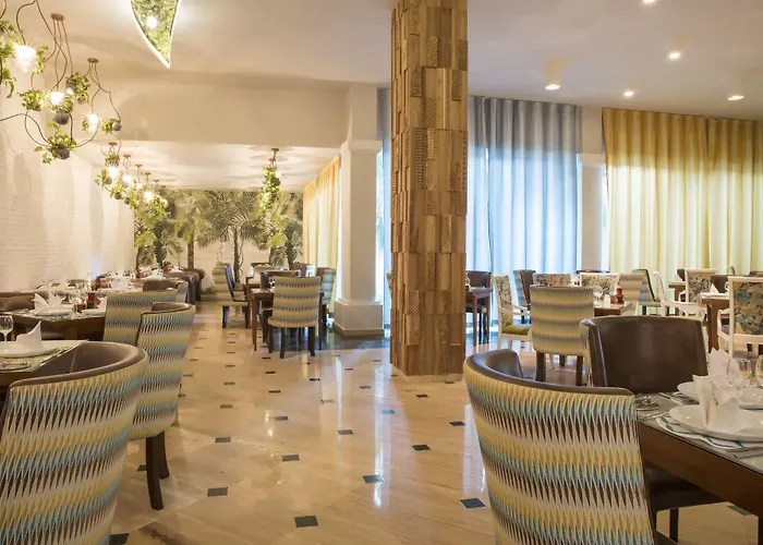 Grand Palladium Select White & Akumal