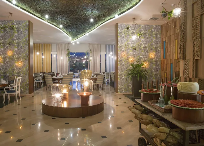 Resort Grand Palladium Select White & 5*