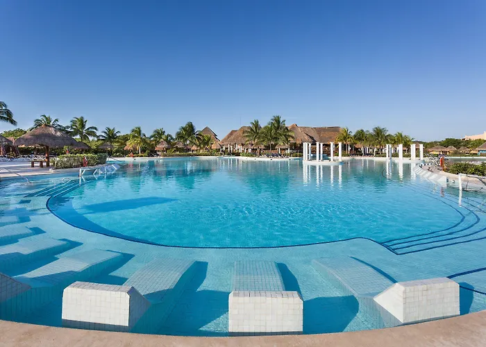 Grand Palladium Select White & 5* Akumal
