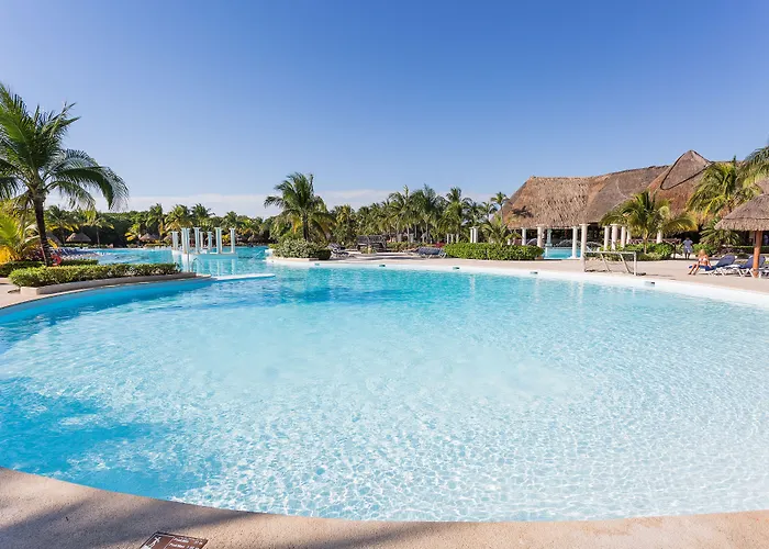 Grand Palladium Select White & Resort 5*