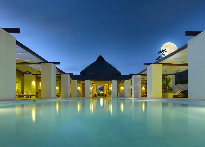 Grand Palladium Select White & 5* Akumal