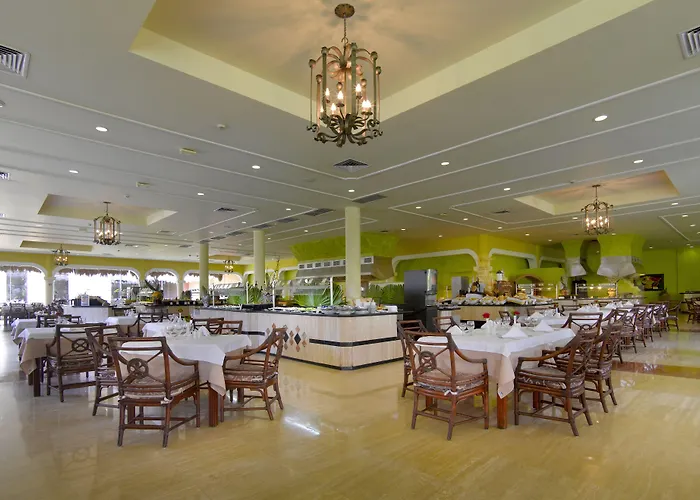 Resort Grand Palladium Select White & 5*