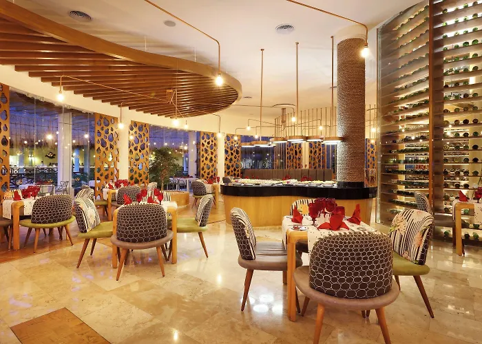 Grand Palladium Select White & 5* Akumal