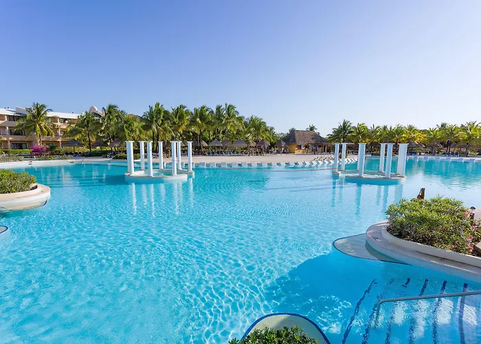 Grand Palladium Select White & Resort Akumal