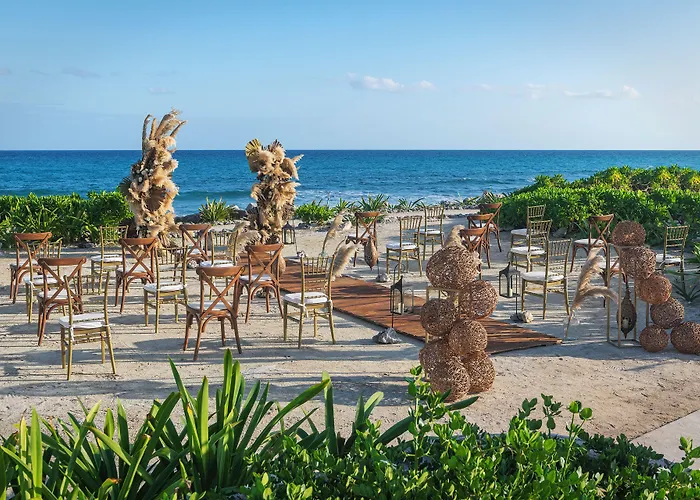 Grand Palladium Select White & Resort 5*
