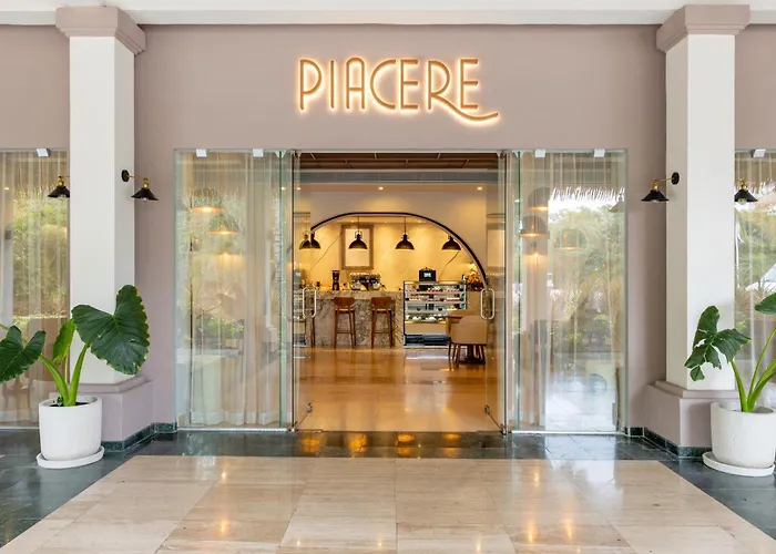 Grand Palladium Select White & Resort 5*