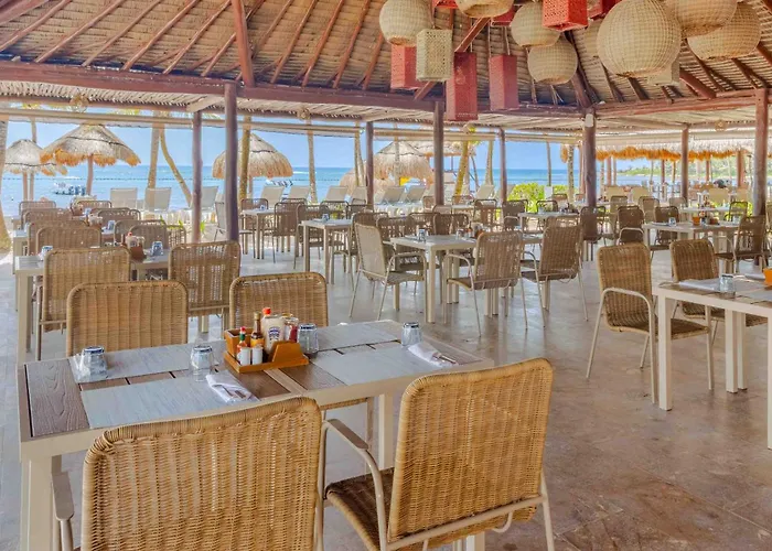 Grand Palladium Select White & Resort
