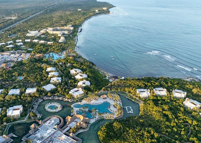 Grand Palladium Select White & Resort 5*